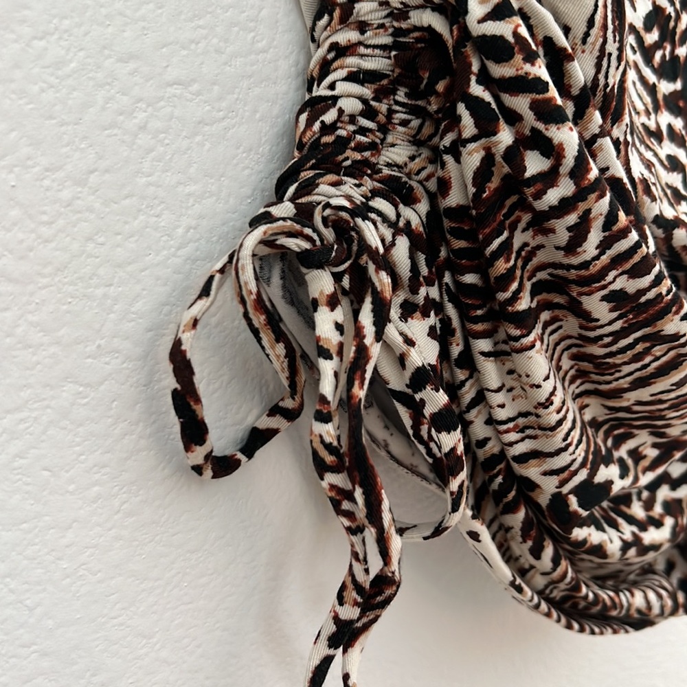 Express animal print side ruched top - Picture 9 of 9